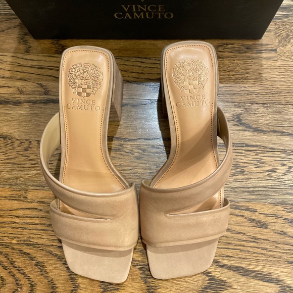 NIB Vince Camuto Tan Slide Sandals Sz 7.5M - Picture 7 of 7